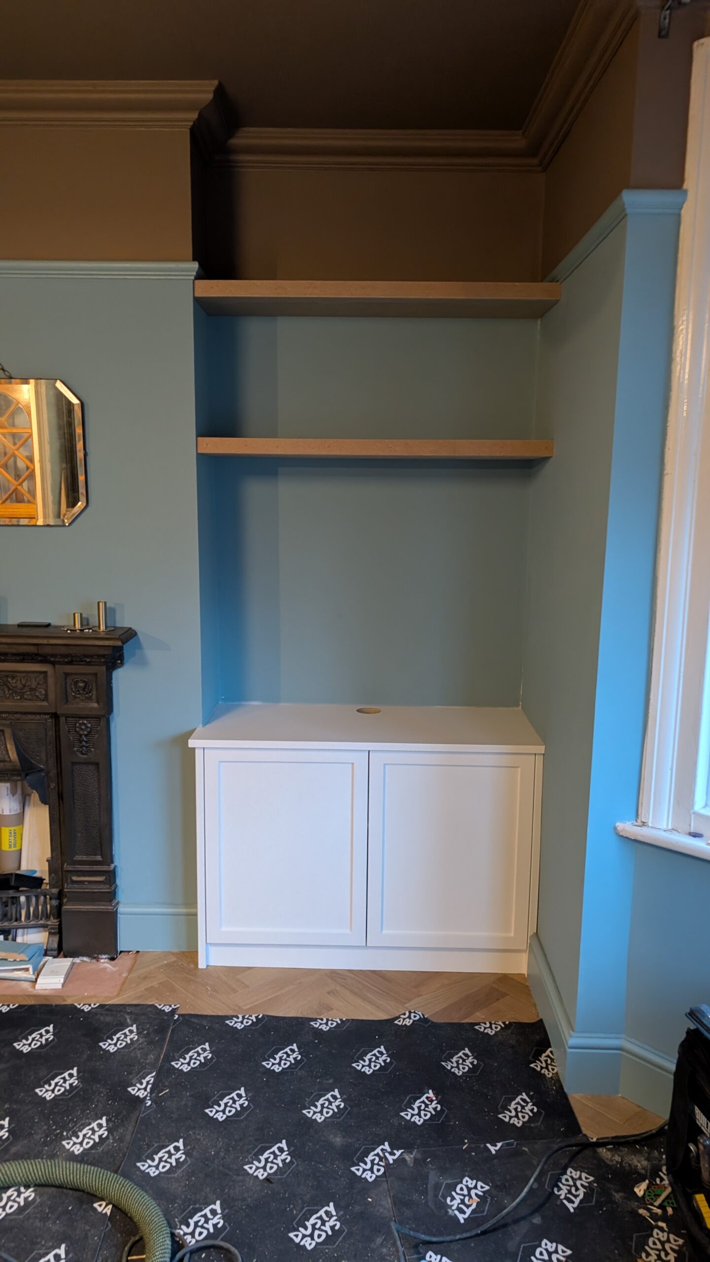 Alcove unit by Laith and Wells