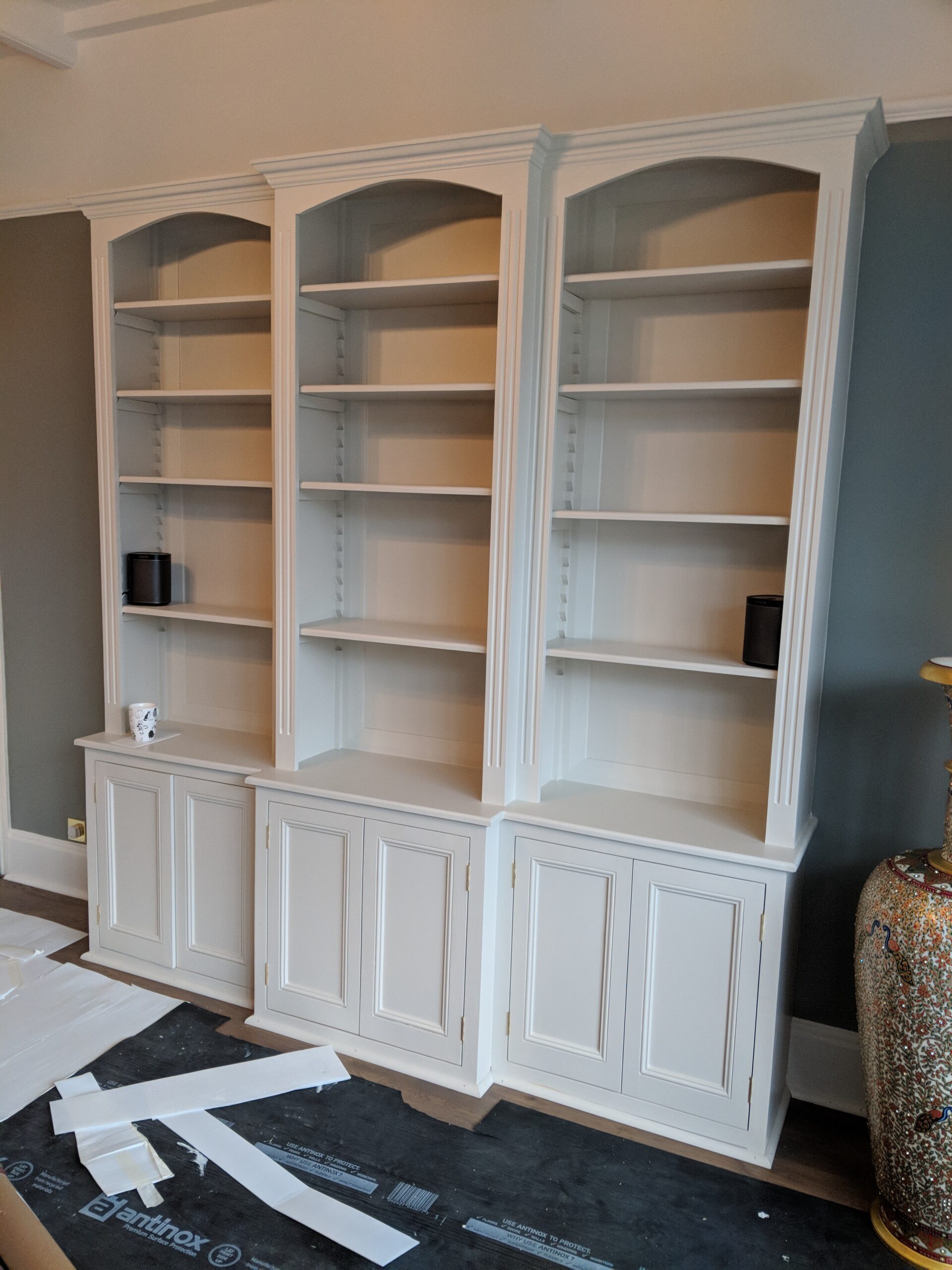 Alcove units by Laith and Wells